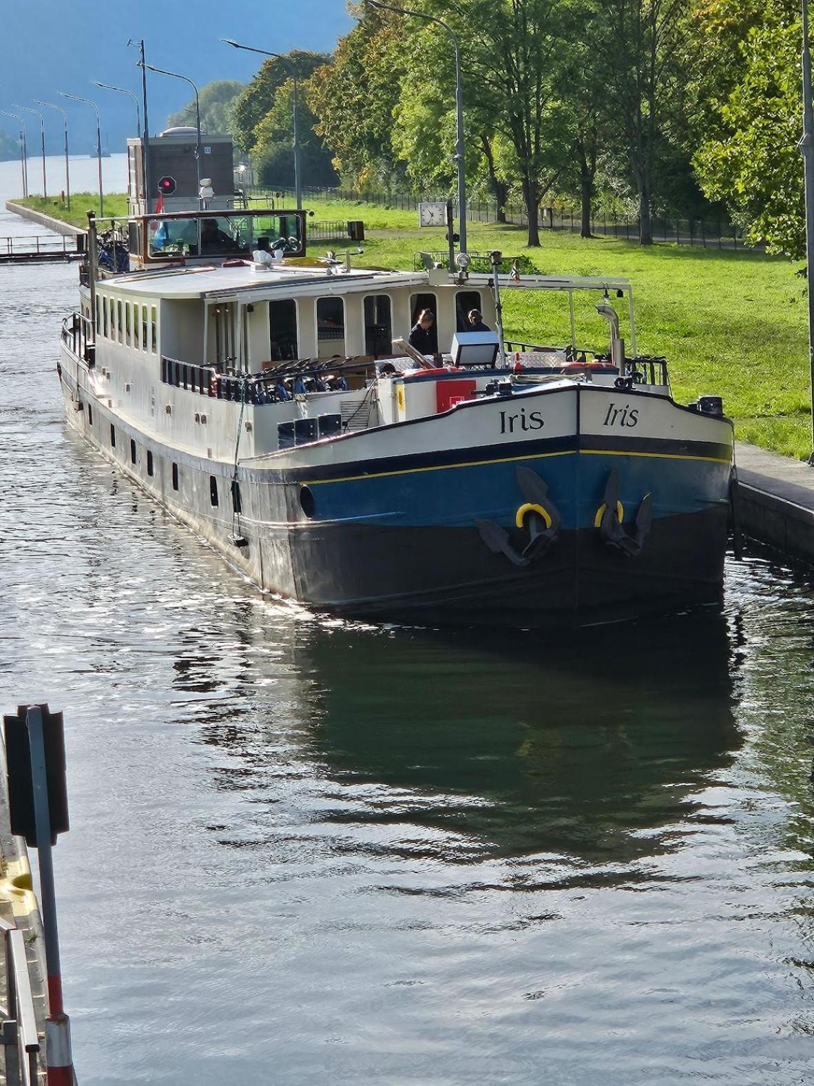 Hotelboat Iris フローニンゲン エクステリア 写真
