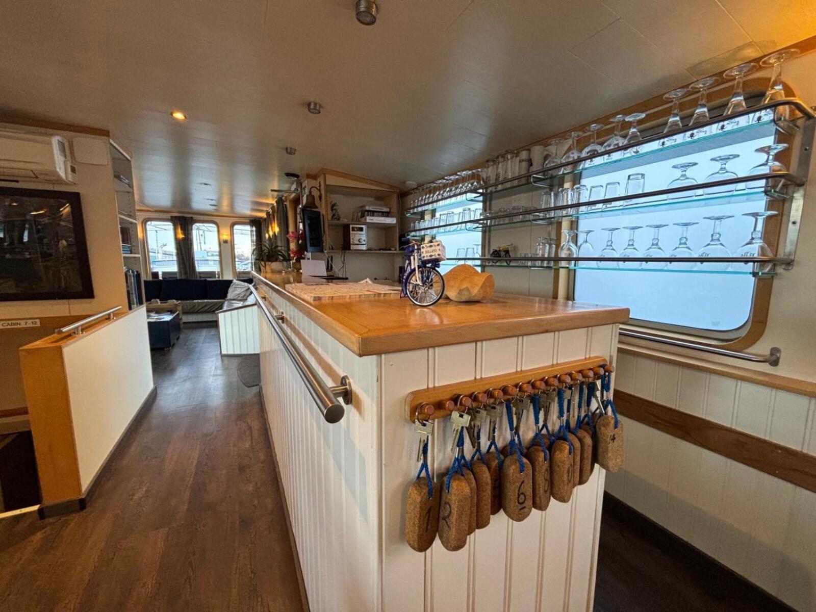 Hotelboat Iris フローニンゲン エクステリア 写真